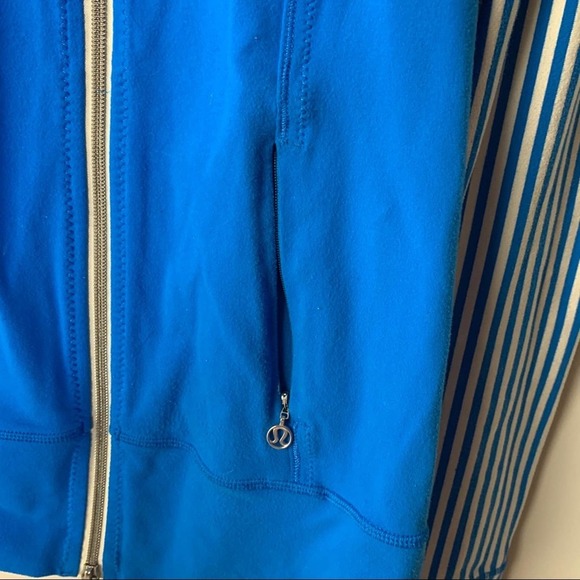 Lululemon daily yoga zip blue striped jacket sz 6 - Picture 3 of 4